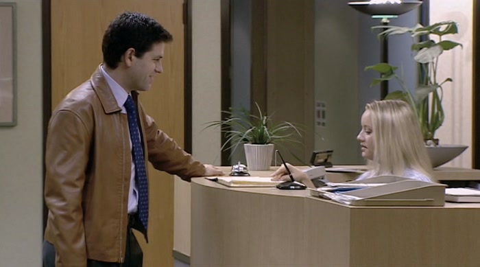 - HE'S SORT OF... - IT'S TEN TO TEN. 