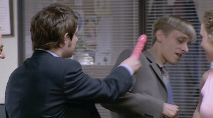 - I'M NOT TOUCHING THAT. - WHY? LOOK. 