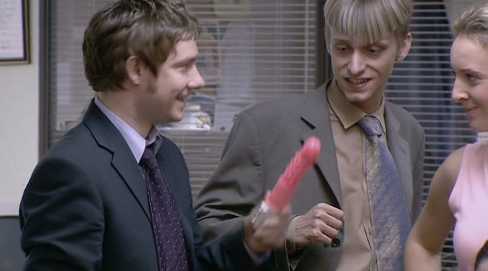 - I'M NOT TOUCHING THAT. - WHY? LOOK. 