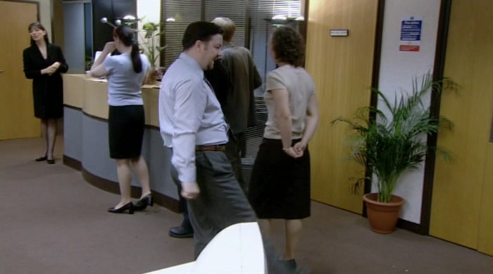 - REMEMBER WHERE WE WERE IN THAT GAME. - SHEILA? NICE COSTUME. YOU LOOK FANTASTIC. 