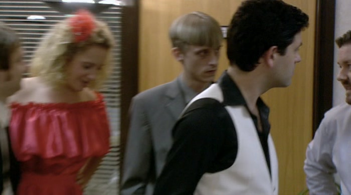 - ALL RIGHT. SHOW US YOUR MOVES. - NO, THERE'S NO BEAT. 