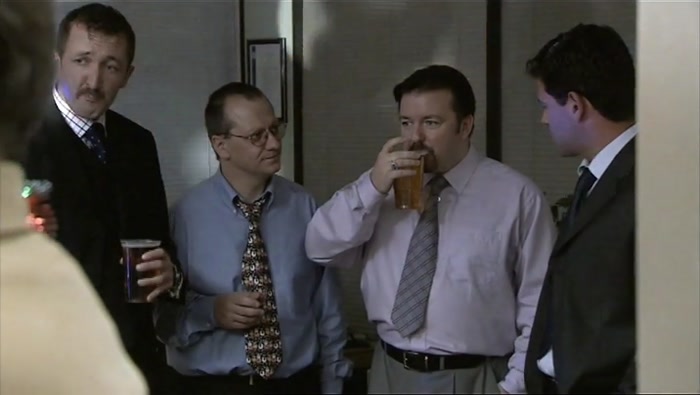 - MERRY CHRISTMAS TO YOU. - SO WHERE'S YOUR HOT DATE? 