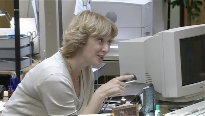 ANYWAY, HE'S TALKING TO MEL ON RECEPTION. HE'S CHATTING AWAY. 