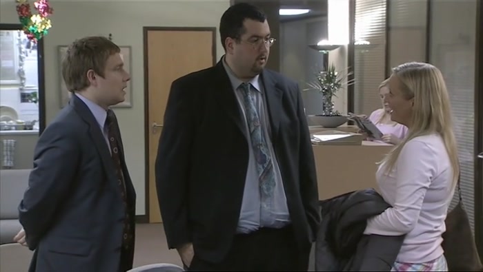 - ARE YOU COMING TO THE CHRISTMAS PARTY? - YES, ALTHOUGH WE'VE GOT TO LEAVE EARLY. 