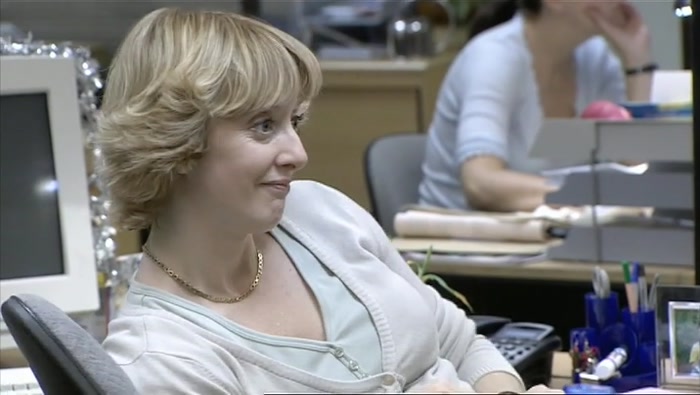 - I'M GONNA SHOOT OFF. - DO YOU WANT ANOTHER CUP? 