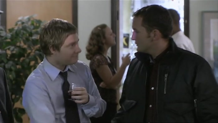 - ALL RIGHT, MATE? - LEE, NICE TO SEE YOU. 