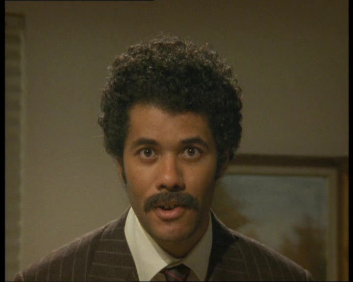 WE'VE GOT A SITUATION. A LASS HAS JUST CRACKED HER NUT AND IF SHE CROAKS, MY ASS IS GRASS. 