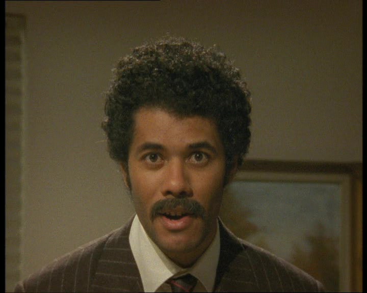 WE'VE GOT A SITUATION. A LASS HAS JUST CRACKED HER NUT AND IF SHE CROAKS, MY ASS IS GRASS. 