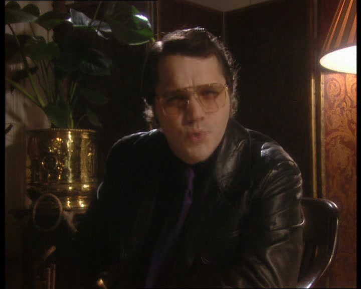 I'M GARTH MARENGHI, HORROR WRITER THOUGH I PREFER THE TERM DREAM WEAVER. 