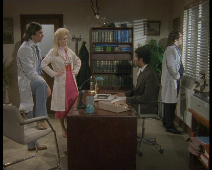 WON TON'S MUMPS PROGRAMME WENT WEST AND CREATED A HORNY GIANT EYE ON LEGS. 