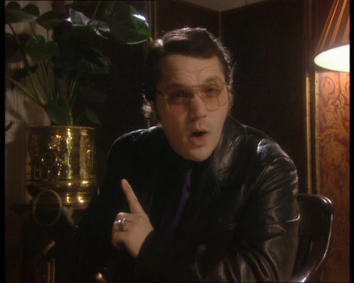 I'M GARTH MARENGHI, HORROR WRITER THOUGH I PREFER THE TERM DREAM WEAVER. 