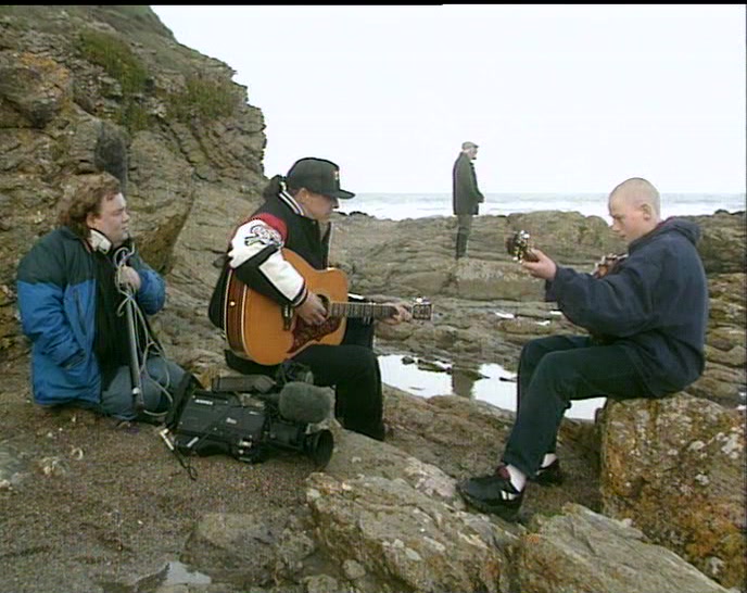 (DUELLING BANJOS THEME)  
