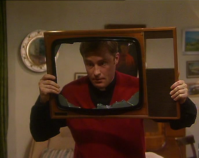 HOW DID THAT GOBSHITE GET ON THE TELEVISION?! 