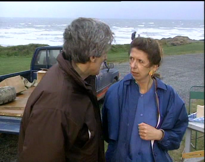 - GET THEM FECKING CRUNCHIES OUT. - FECK OFF. 