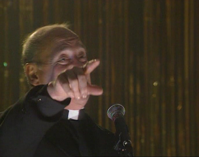 LADIES AND GENTLEMEN, PLEASE WELCOME... 