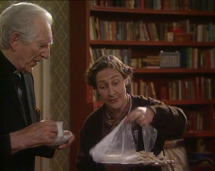 - NO, NO. - HERE'S A BIGGER BAG 