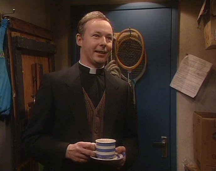 NO ROUND ENVELOPES FOR ME! NO WAY, HOSE. 