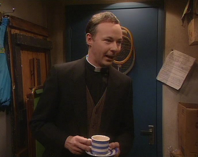 NO ROUND ENVELOPES FOR ME! NO WAY, HOSE. 