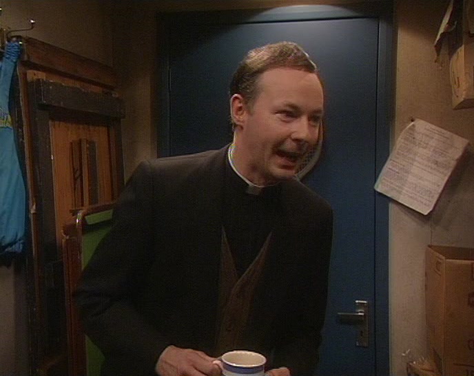 NO ROUND ENVELOPES FOR ME! NO WAY, HOSE. 