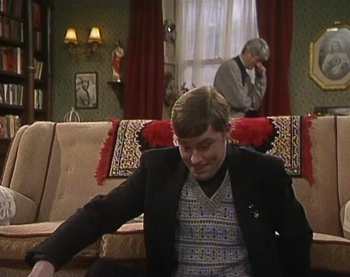 HE'S HEADING OFF NOW. YES, YES. OH, RIGHT, YEAH. 