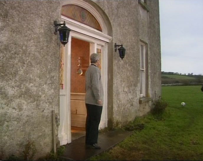- HELLO, FATHER. - HELLO, SERGEANT. 