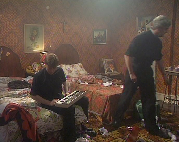 THE THING YOU WERE JUST DOING! PLAY THE F---ING NOTE! 