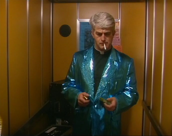 (HUUGEN NOTES SONG PLAYING IN LIFT)  