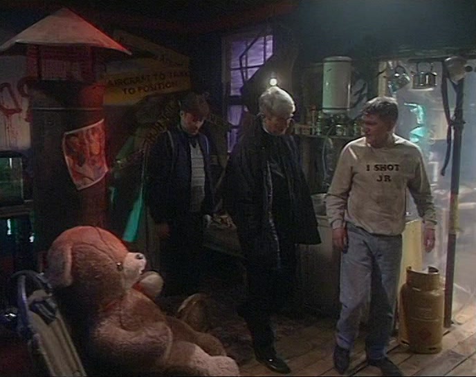 - SOMETHING TO EAT? A SALAD? - NO, THANKS. SOME OTHER TIME. 