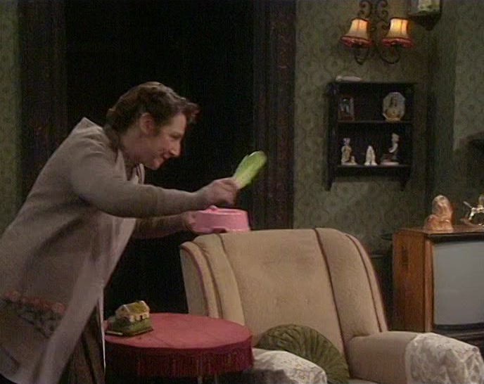 - A CUP OF TEA, YOUR GRACE? - TIME FOR DINNY-POOS! 