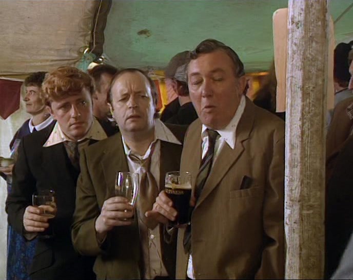 - EXCUSE ME, ARE YOU...? - (JACK) FECK OFF! 