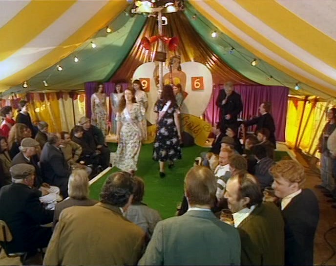 (GASPING) HELLO, LOVELY GIRLS. LOOK AT THEM THERE... 
