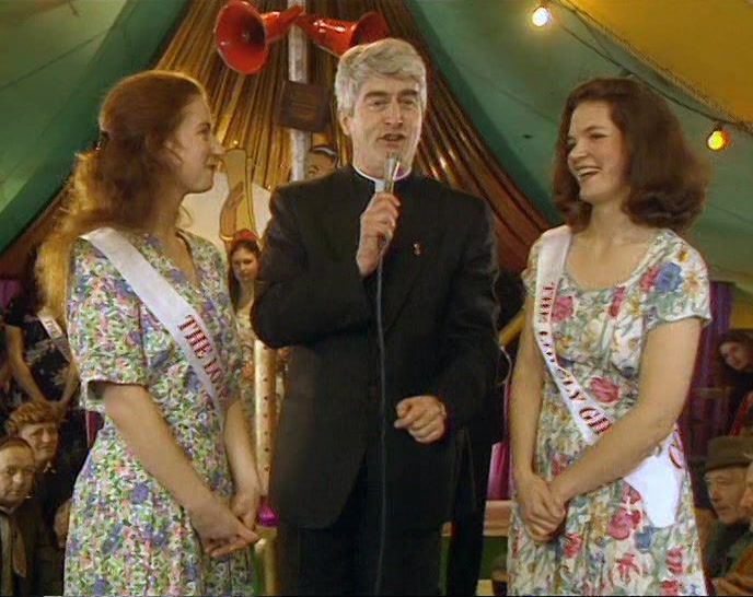 IN ORDER TO HEAR YOUR LOVELY LAUGH, I'LL TELL YOU A JOKE. 