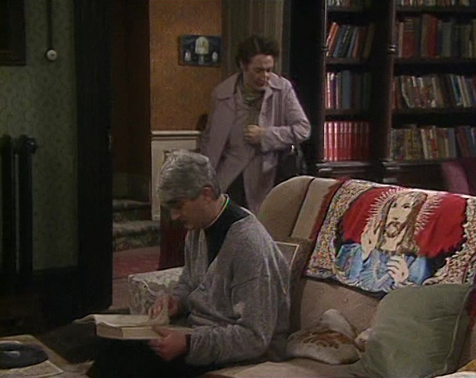 - HELLO TO THE LOT OF YOUS. - HELLO, MRS DOYLE. 