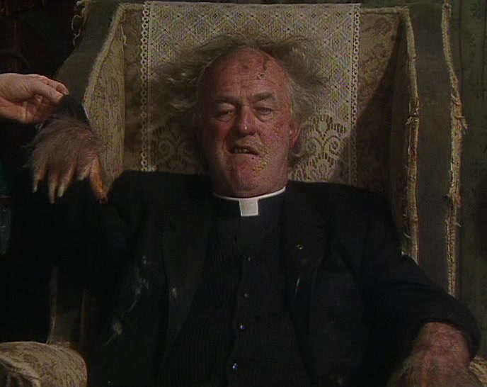 - HELLO TO THE LOT OF YOUS. - HELLO, MRS DOYLE. 