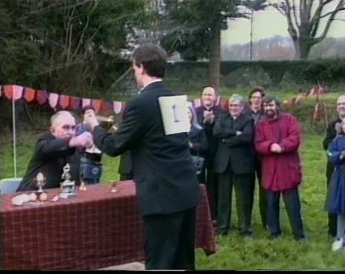 - HERE'S THE CHAMP. - FAIR PLAY. FAIR PLAY TO HIM. 