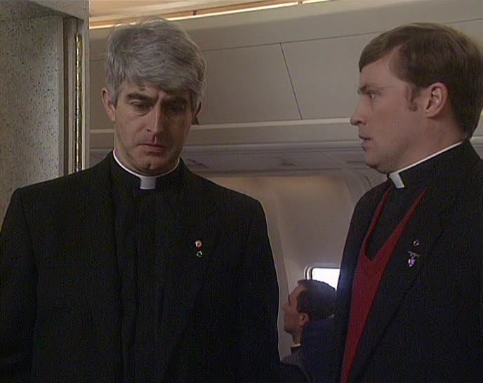 - YEAH, AN EMERGENCY LANDING. - RIGHT. 