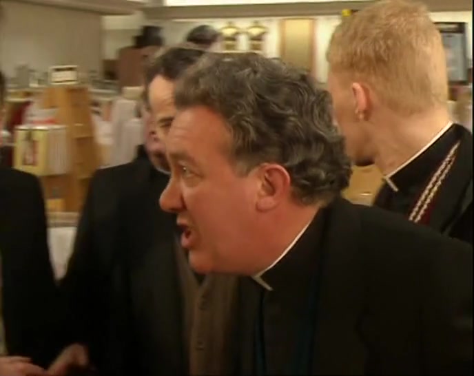 - HOW DO WE GET OUT? IT'S HUGE! - IT'S IRELAND'S BIGGEST. 