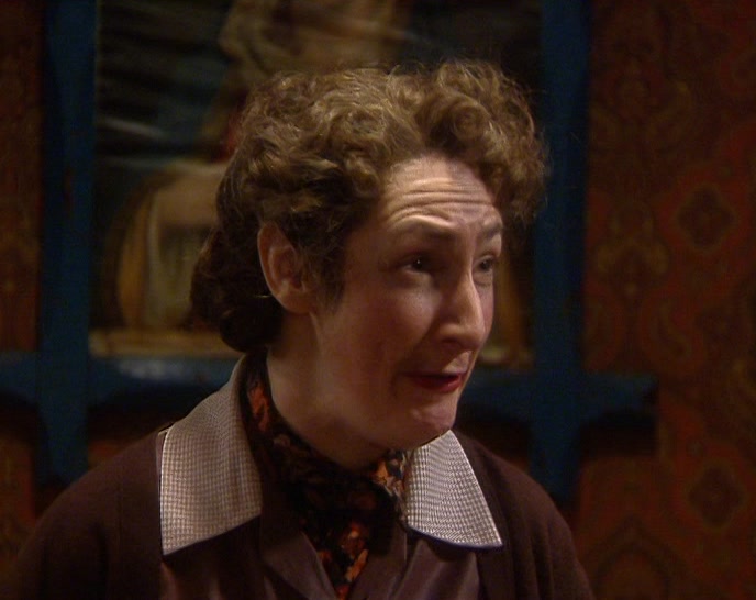 I'D FORGOTTEN I CAN TURN MY HEAD RIGHT AROUND LIKE THIS! 