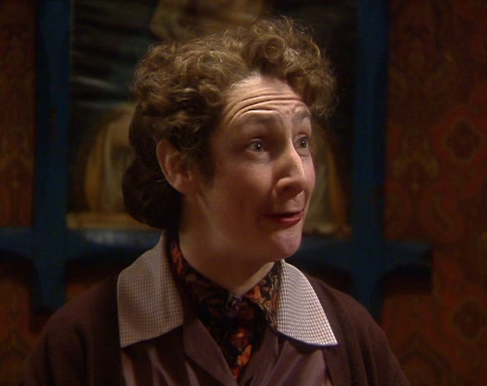 I'D FORGOTTEN I CAN TURN MY HEAD RIGHT AROUND LIKE THIS! 