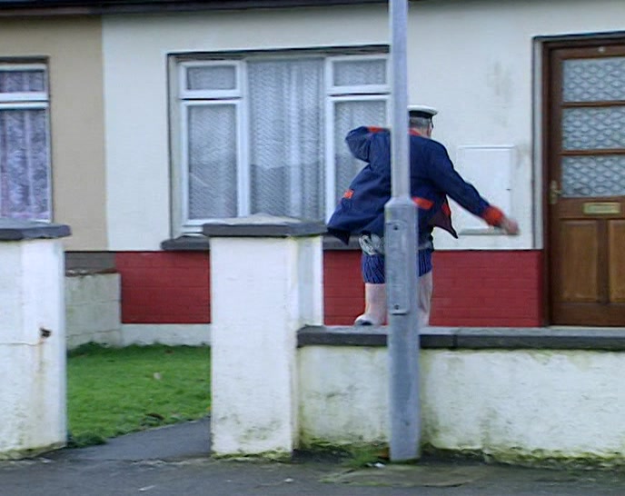 THERESA, I FORGOT ME FECKING TROUSERS! 