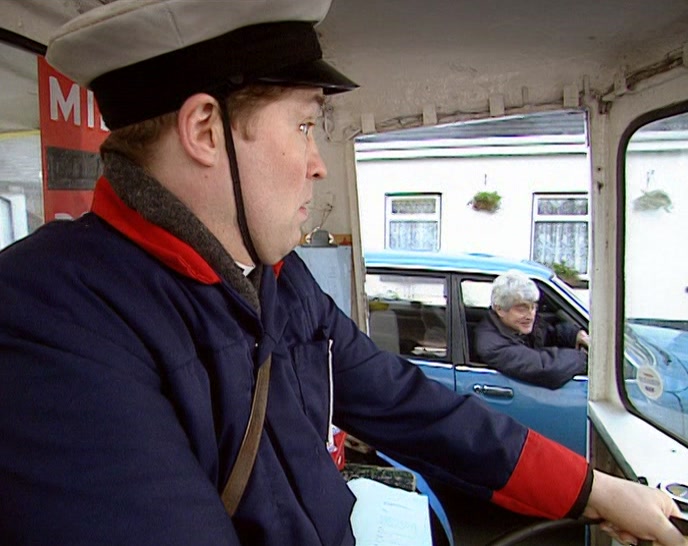 WHEN YOU GO UNDER 4MPH IT'LL EXPLODE! HAVE YOU GOT THAT?! 