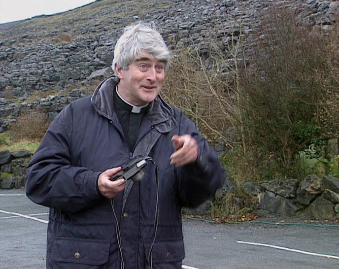 GOD ALMIGHTY! LOOK WHO IT IS! IT'S THAT ACTOR. 