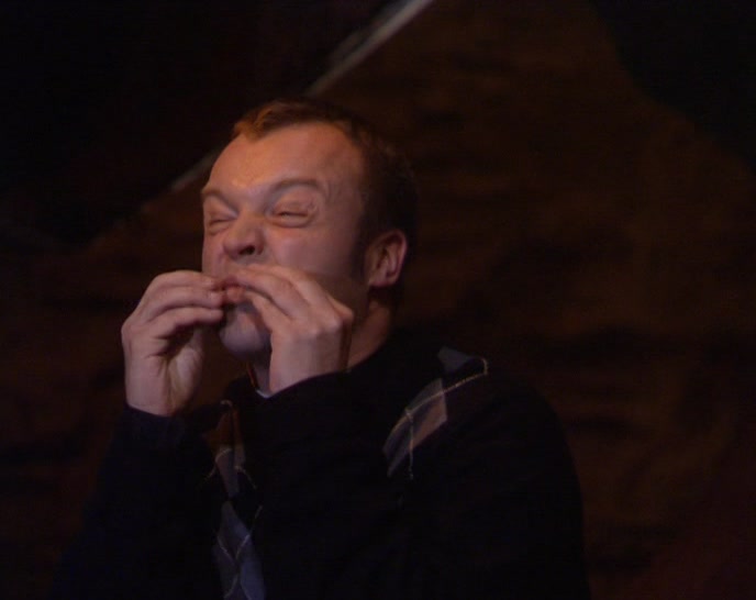 LOOK! HERE'S ME EATING TONY!  