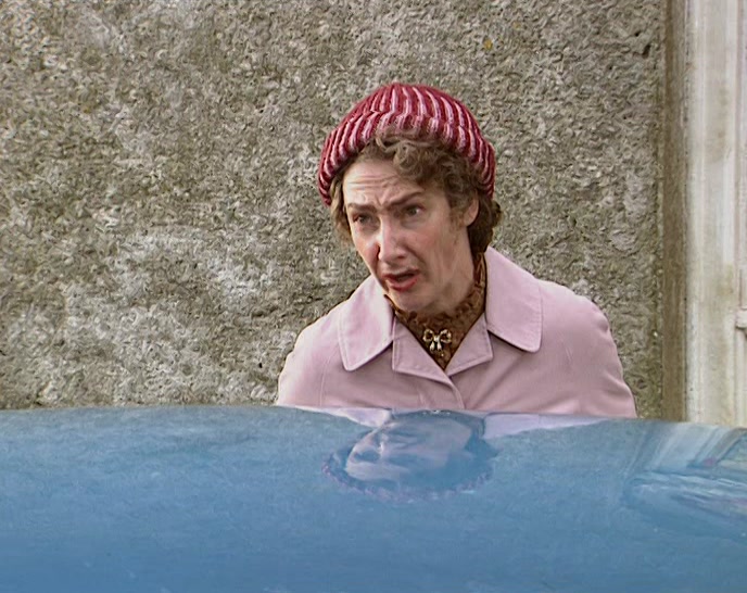 - SHE WAS ROBBED. THEY STOLE HER. - OH, I SEE. 