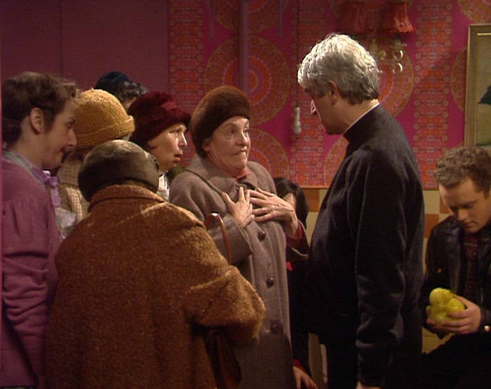 AND MRS COLLINS, WHEN MR COLLINS TRIED TO MAKE THE BED ON HIS OWN... 