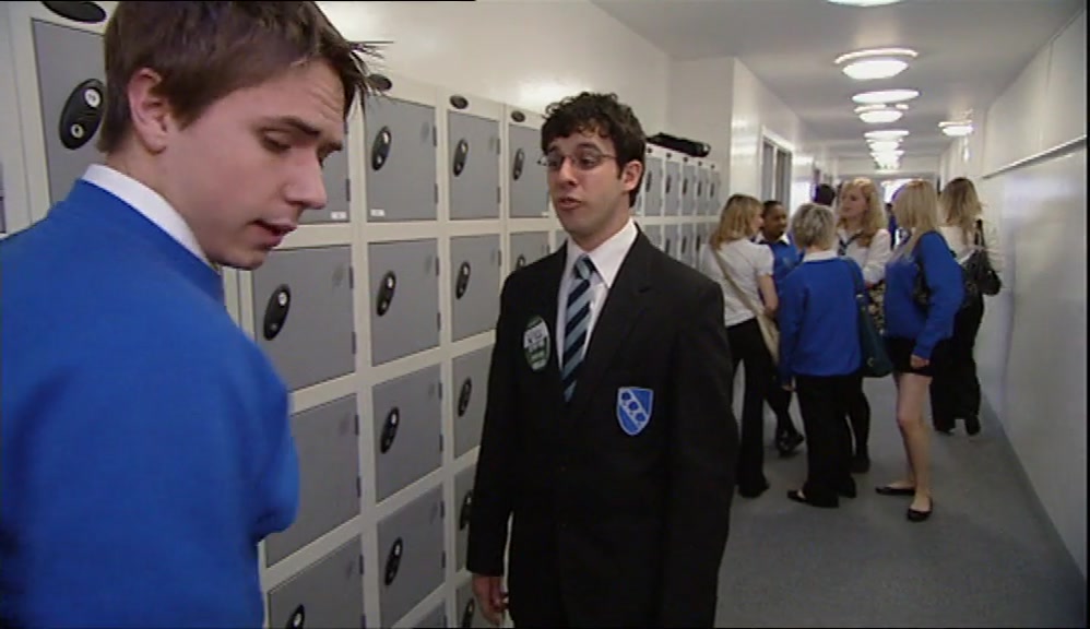 I'M TRYING TO FIND THE COMMON ROOM. CAN YOU SHOW ME WHERE IT IS? 