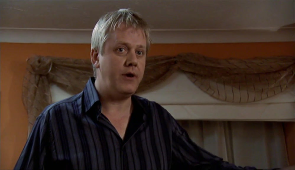 - WE'RE ALL FRIENDS, IT DOESN'T MATTER. - I'M NOT GAY. I WAS MARRIED FOR NEARLY... 