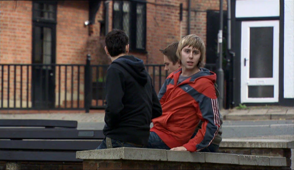 - IT'S CARLI'S MUM, INNIT? - JAY, DON'T. SHE'LL RECOGNISE ME. 