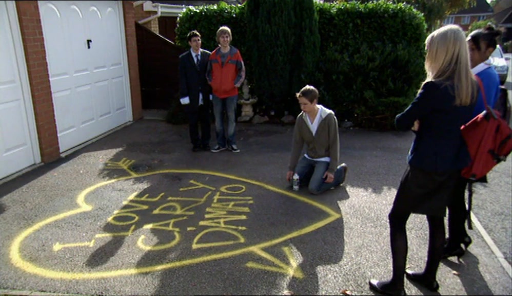 SORT OF ARTISTIC. IT'S LIKE BANKSY OR SOMEONE. 