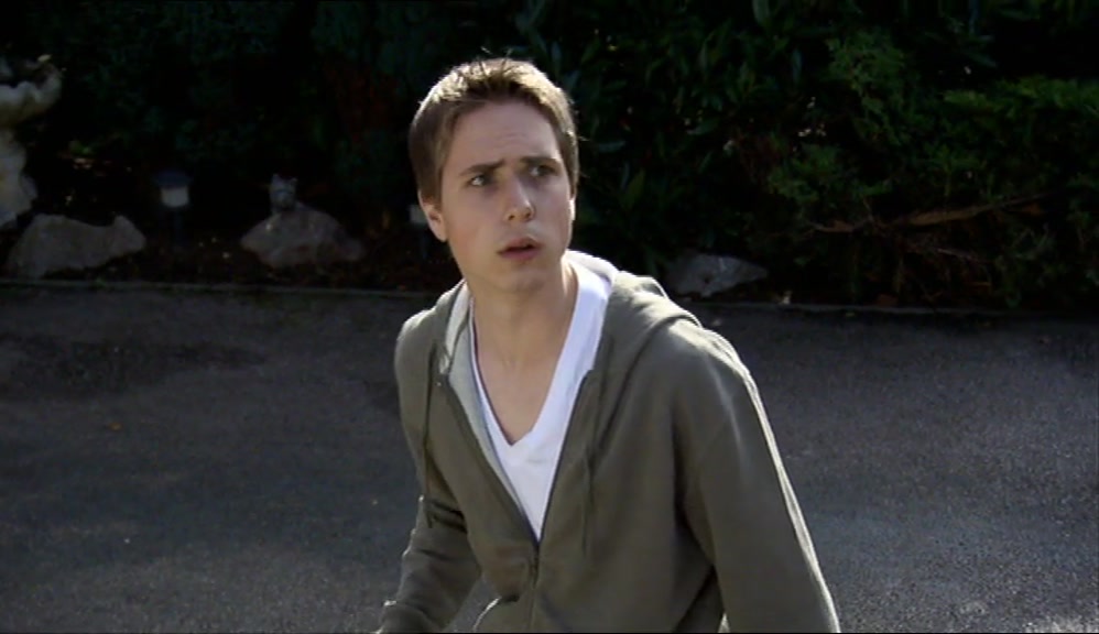 SIMON, WHY ARE YOU VANDALISING MY DRIVE?  